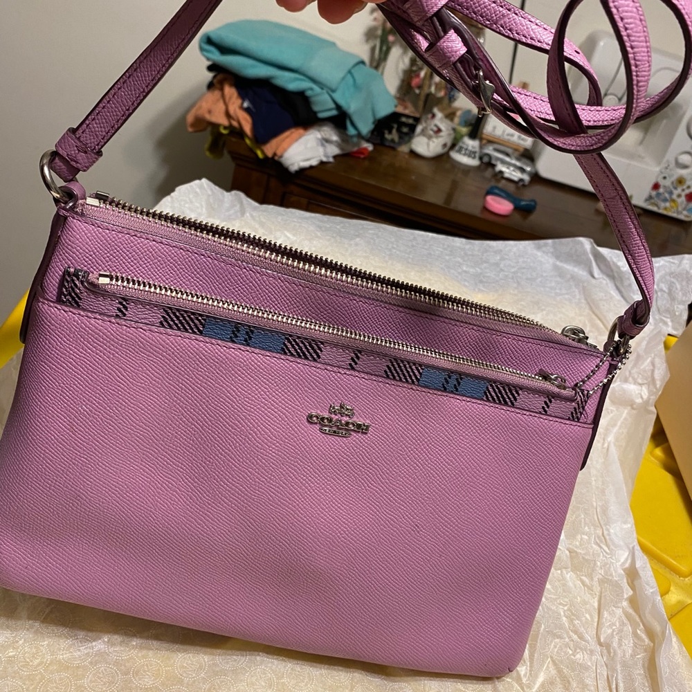 Cross body coach purse